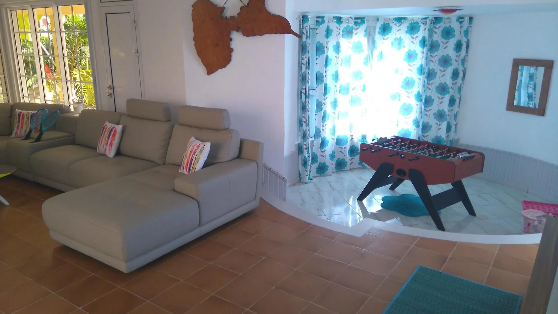 Apartment Sunny, 4-Bedroom House In Saint Francois With A Swimming Pool And Terr