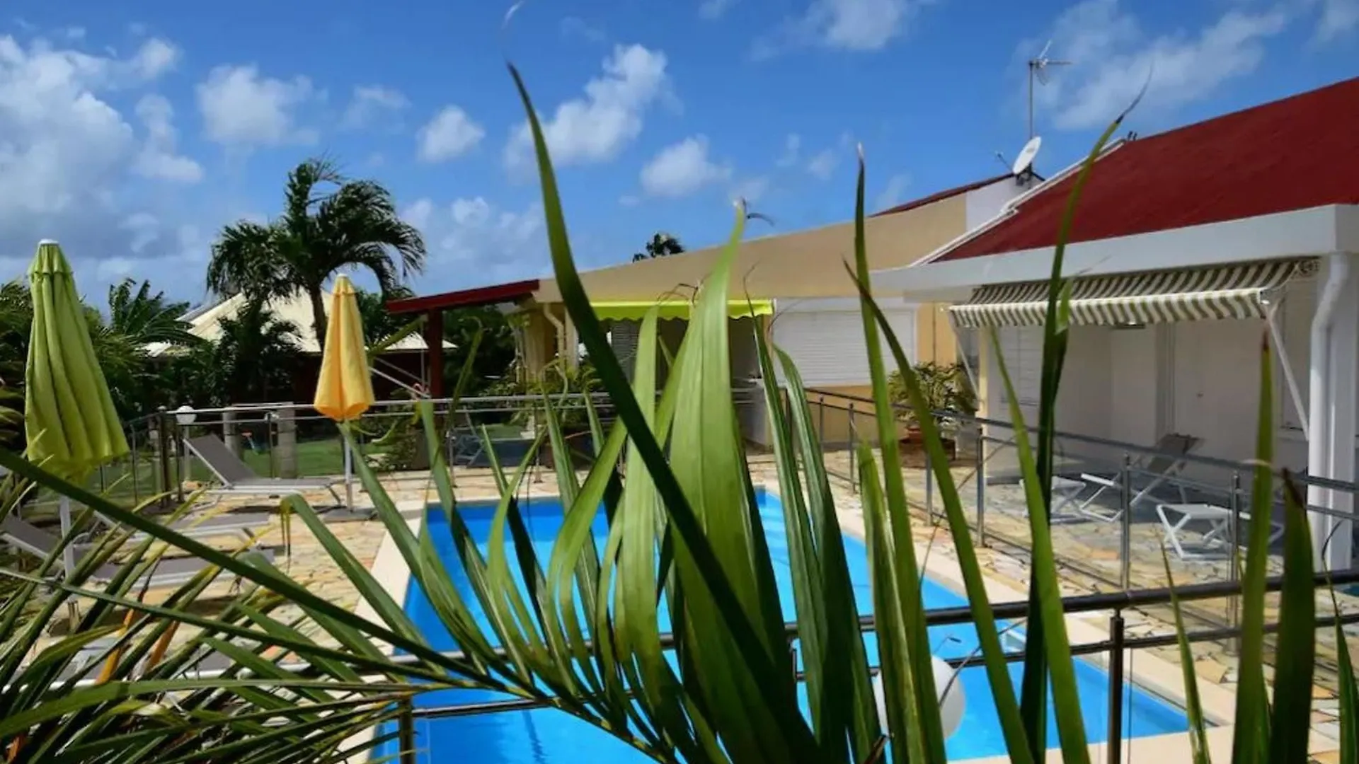 Sunny, 4-Bedroom House In Saint Francois With A Swimming Pool And Terr location